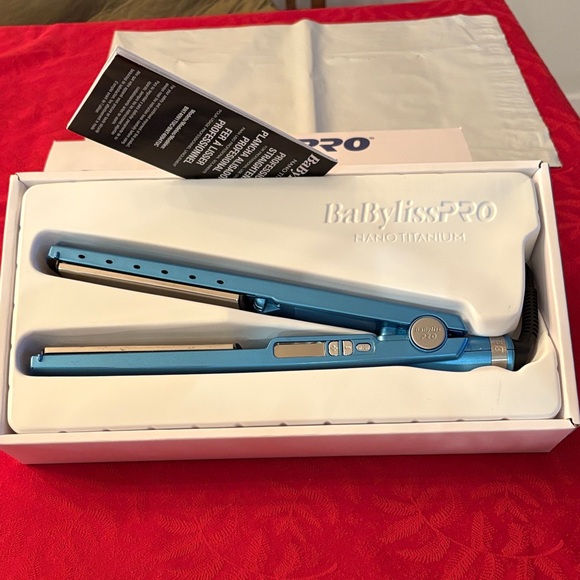 BaBylissPRO Nano Titanium Blue Hair Straightener - FINAL DAYS! - Picture 3 of 4